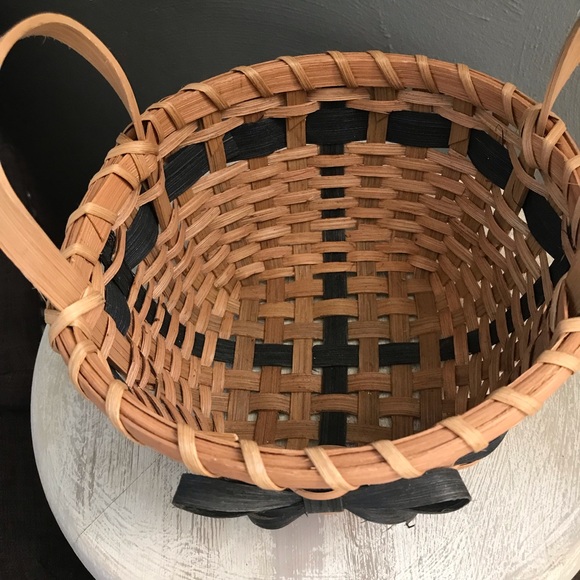 Vintage Basket - Picture 15 of 16